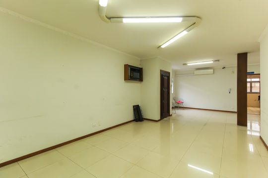 Sala de casa à venda com 4 quartos, 256m² em Vila Regente Feijó, São Paulo