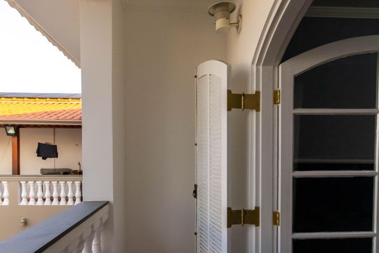 Varanda do Quarto 2 de casa à venda com 3 quartos, 308m² em Vila Zamataro, Guarulhos