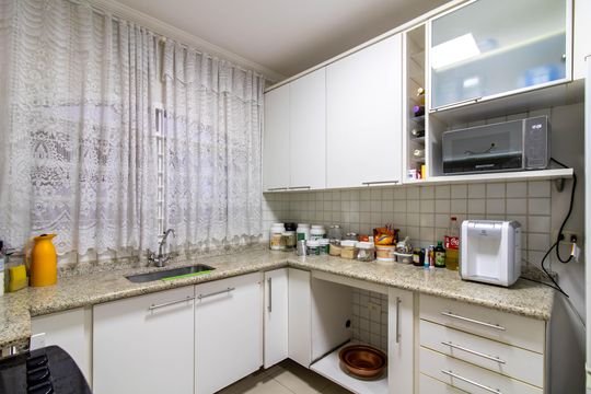 Cozinha de casa à venda com 3 quartos, 308m² em Vila Zamataro, Guarulhos