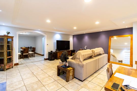Casa à venda com 3 quartos, 308m² em Vila Zamataro, Guarulhos