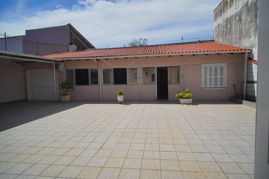 Sala 2 - Vista de casa à venda com 4 quartos, 329m² em Jardim Itu, Porto Alegre