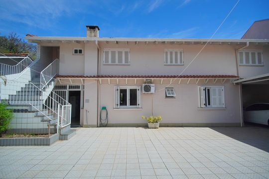 Fachada Fundos de casa à venda com 4 quartos, 329m² em Jardim Itu, Porto Alegre