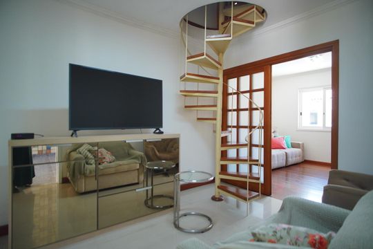 Casa à venda com 4 quartos, 329m² em Jardim Itu, Porto Alegre