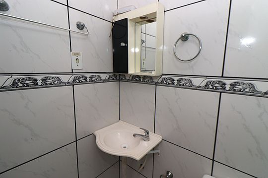 Banheiro 2 de apartamento para alugar com 3 quartos, 96m² em Navegantes, Porto Alegre
