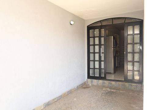 Garagem de casa à venda com 4 quartos, 110m² em Vila Jacuí, São Paulo