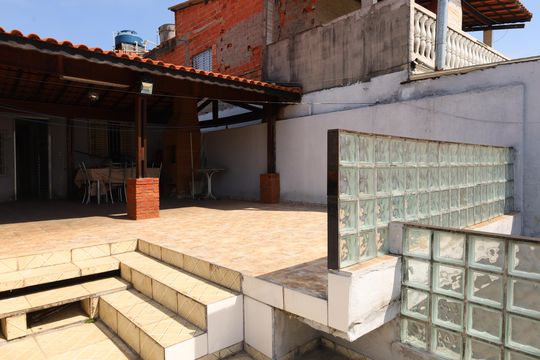 Quintal de casa à venda com 4 quartos, 110m² em Vila Jacuí, São Paulo