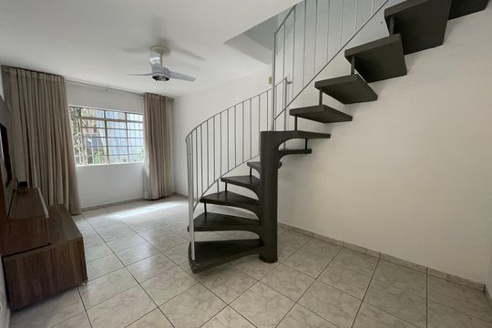 Sala de casa para alugar com 4 quartos, 140m² em Jardim Bonfiglioli, São Paulo