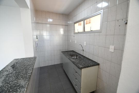 Cozinha de kitnet/studio à venda com 1 quarto, 34m² em Vila Itapura, Campinas
