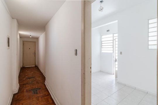 Corredor de apartamento para alugar com 2 quartos, 95m² em Pinheiros, São Paulo
