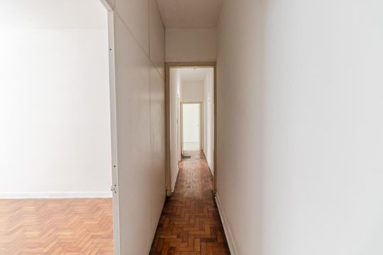 Corredor de apartamento para alugar com 2 quartos, 95m² em Pinheiros, São Paulo