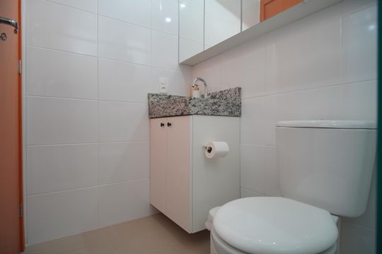 Banheiro Social de apartamento à venda com 2 quartos, 49m² em Vila Rosa, Novo Hamburgo