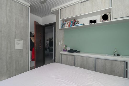 Quarto 2 de casa à venda com 2 quartos, 116m² em Chácara das Pedras, Porto Alegre