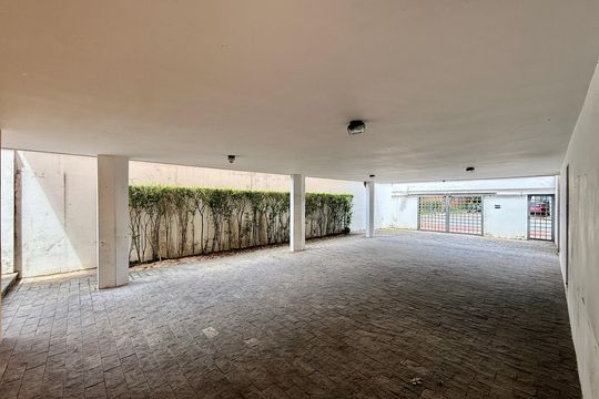 Garagem de casa à venda com 4 quartos, 491m² em Chácara Santo Antônio (zona Sul), São Paulo