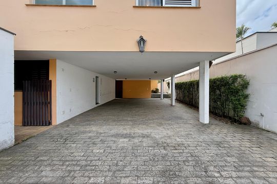 Garagem de casa à venda com 4 quartos, 491m² em Chácara Santo Antônio (zona Sul), São Paulo