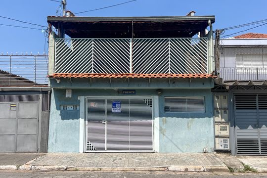 Fachada de casa para alugar com 2 quartos, 200m² em Parque Sao Luis, São Paulo