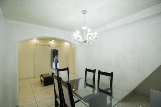 Sala de casa para alugar com 3 quartos, 200m² em Parque Sao Luis, São Paulo