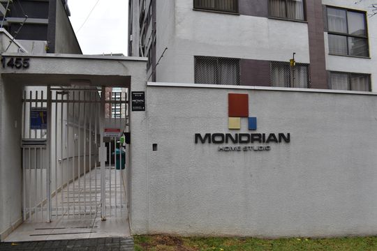 Fachada de apartamento para alugar com 1 quarto, 28m² em Bacacheri, Curitiba
