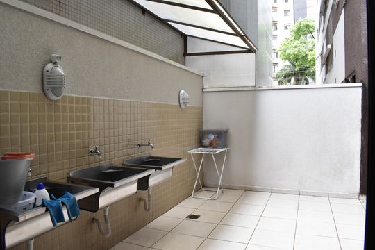 Área comum - Lavanderia de apartamento para alugar com 1 quarto, 28m² em Bacacheri, Curitiba