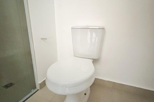 Banheiro de apartamento à venda com 1 quarto, 24m² em Vila Cordeiro, São Paulo