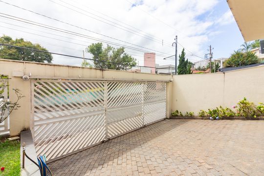 Garagem de casa à venda com 4 quartos, 262m² em City Bussocaba, Osasco