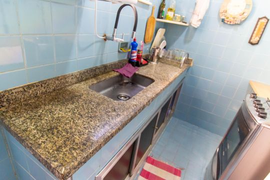Cozinha de apartamento à venda com 2 quartos, 70m² em Pé Pequeno, Niterói