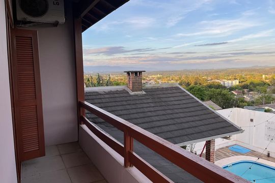 Sacada da suíte de casa à venda com 3 quartos, 190m² em Feitoria Seller, São Leopoldo