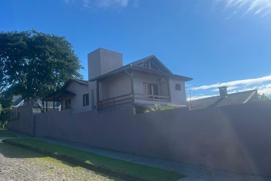 Fachada de casa à venda com 3 quartos, 190m² em Feitoria Seller, São Leopoldo