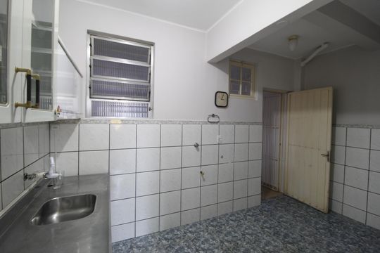 Cozinha de apartamento à venda com 2 quartos, 64m² em Passo D’areia, Porto Alegre