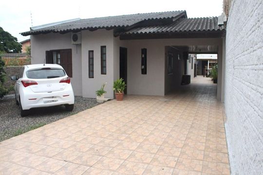 Garagem de casa à venda com 3 quartos, 180m² em Costa E Silva, Porto Alegre