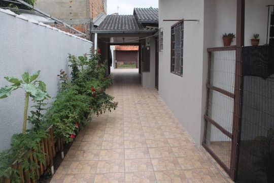Quintal de casa à venda com 3 quartos, 180m² em Costa E Silva, Porto Alegre