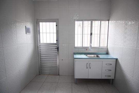 Cozinha de casa para alugar com 2 quartos, 100m² em Jardim Santo Antonio, São Paulo