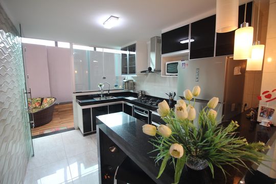 Cozinha de casa à venda com 3 quartos, 420m² em Tirol (Barreiro), Belo Horizonte