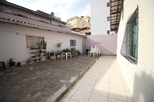 Área comum de casa à venda com 3 quartos, 420m² em Tirol (Barreiro), Belo Horizonte