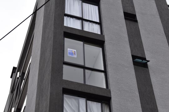 Placa de apartamento para alugar com 2 quartos, 53m² em São Francisco, Curitiba