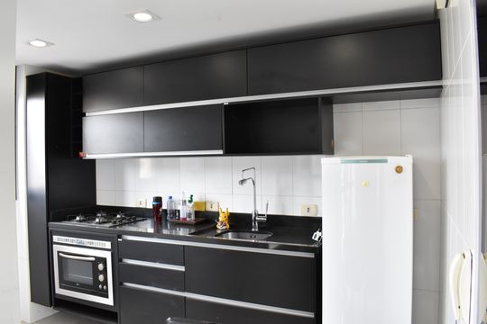 Cozinha de apartamento para alugar com 2 quartos, 53m² em São Francisco, Curitiba