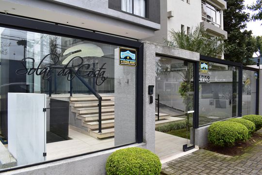Fachada de apartamento para alugar com 2 quartos, 53m² em São Francisco, Curitiba