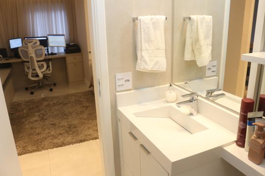 Banheiro  de apartamento à venda com 2 quartos, 80m² em Osvaldo Cruz, São Caetano do Sul