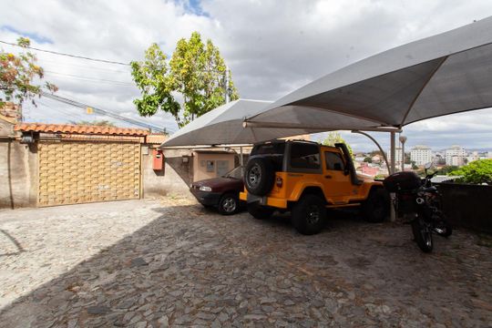 Garagem de apartamento para alugar com 2 quartos, 51m² em Minas Caixa, Belo Horizonte
