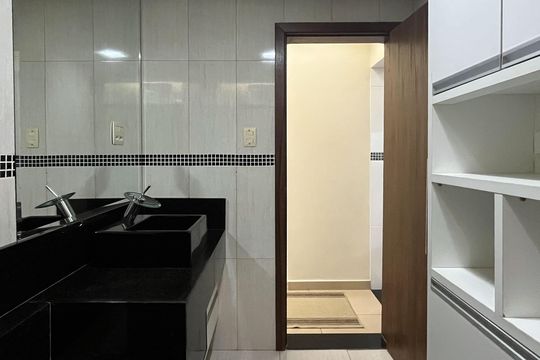 Banheiro Social de apartamento para alugar com 2 quartos, 70m² em José Menino, Santos