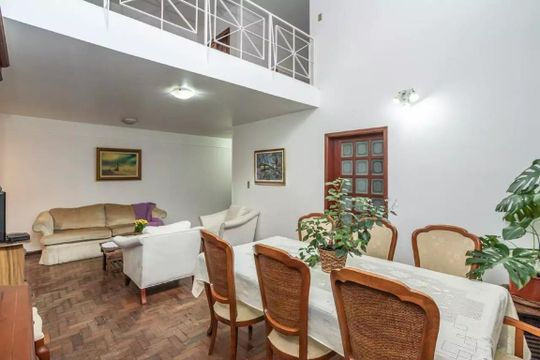 Casa para alugar com 3 quartos, 300m² em Partenon, Porto Alegre