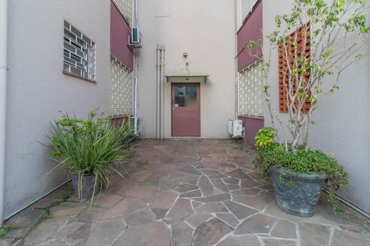 Entrada de apartamento para alugar com 2 quartos, 60m² em Menino Deus, Porto Alegre