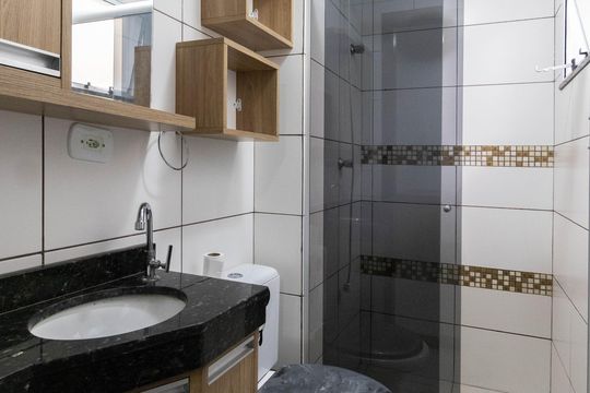 Banheiro Social de apartamento à venda com 1 quarto, 33m² em Vila Nhocuné, São Paulo