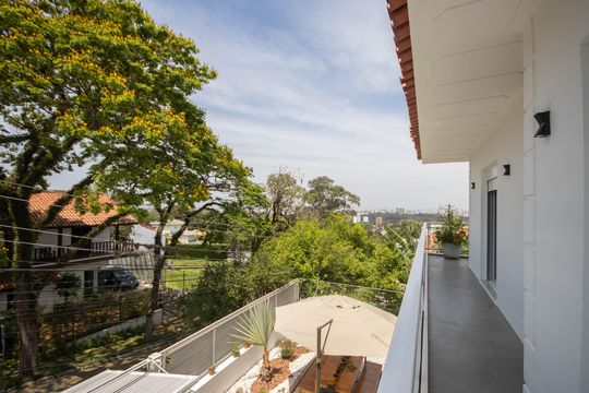 Varanda da Suíte 3 de casa para alugar com 4 quartos, 330m² em Vila Irmaos Arnoni, São Paulo