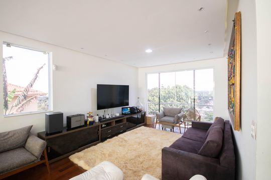 Casa para alugar com 4 quartos, 330m² em Vila Irmaos Arnoni, São Paulo