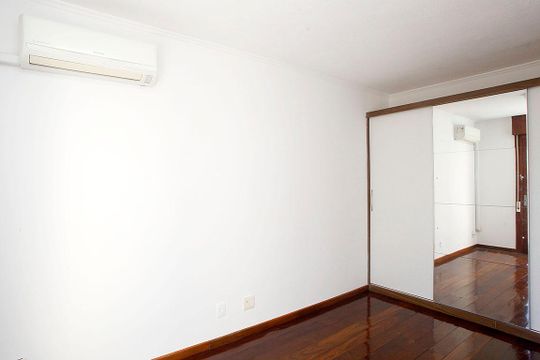 Quarto 1 de apartamento à venda com 3 quartos, 248m² em São João, Porto Alegre