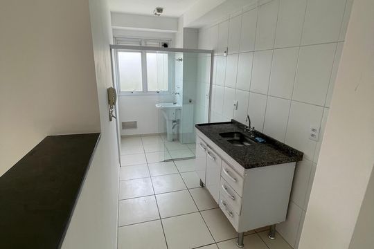 Cozinha de apartamento à venda com 2 quartos, 53m² em Jardim do Lago, São Paulo