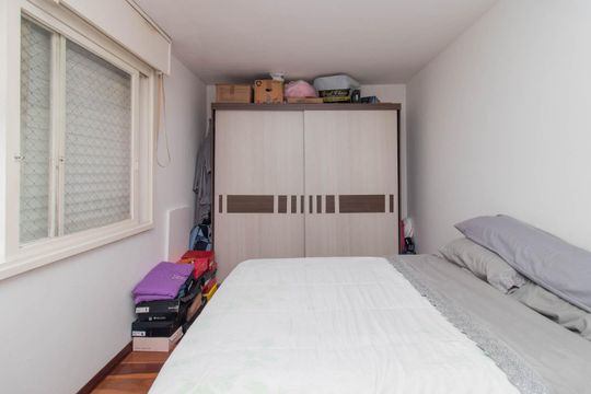 Quarto 1 de apartamento à venda com 2 quartos, 58m² em Cavalhada, Porto Alegre