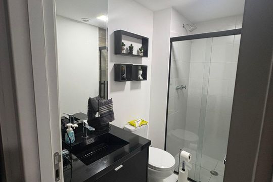 Banheiro de apartamento à venda com 2 quartos, 90m² em Vila Independencia, São Paulo