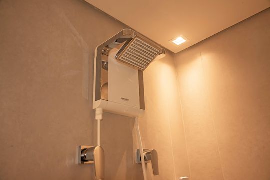 Banheiro de kitnet/studio à venda com 1 quarto, 28m² em Mirandópolis, São Paulo