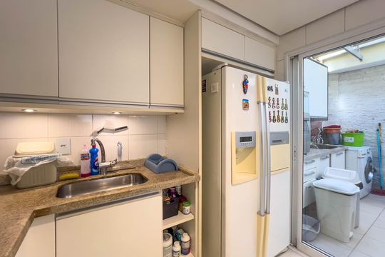 Cozinha de casa à venda com 3 quartos, 150m² em Vila Monumento, São Paulo